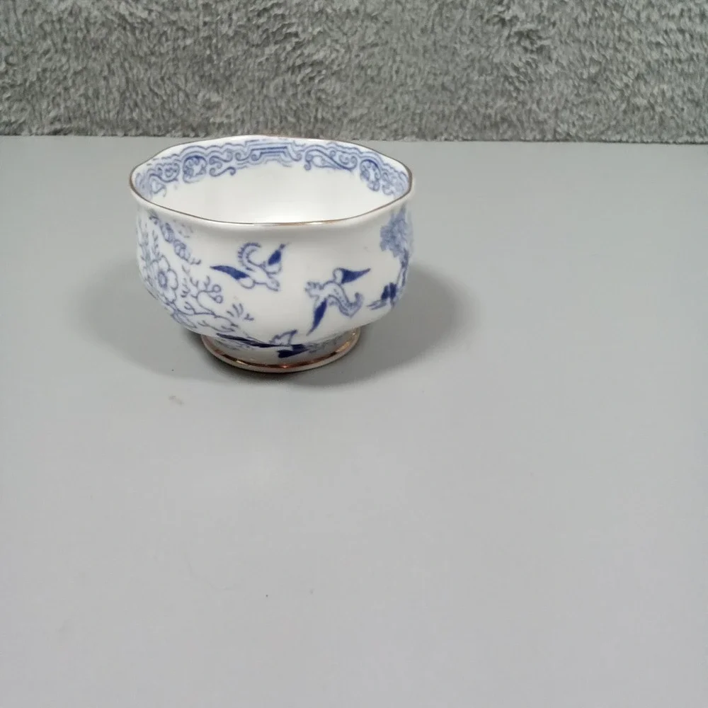 Royal Albert Crown China Blue Willow‎ Tea Bowl Gold Trim Made in England Vintage